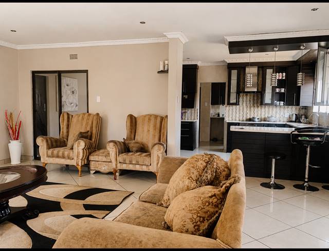 3 BEDROOM HOUSE FOR SALE IN VANDERBIJLPARK SE 6